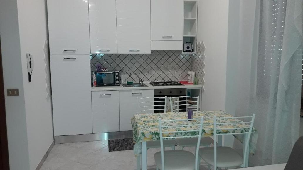 Marilyn House Apartment Desenzano del Garda Exterior foto