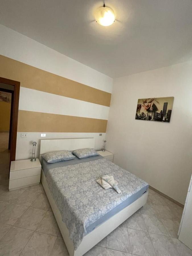 Marilyn House Apartment Desenzano del Garda Exterior foto